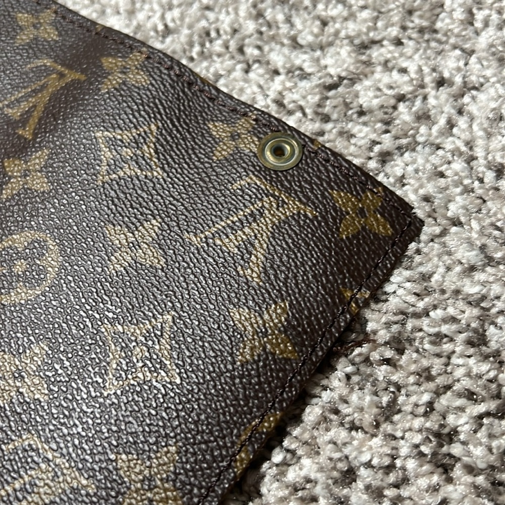 Louis Vuitton Randonnee pouch - Picture 6 of 11
